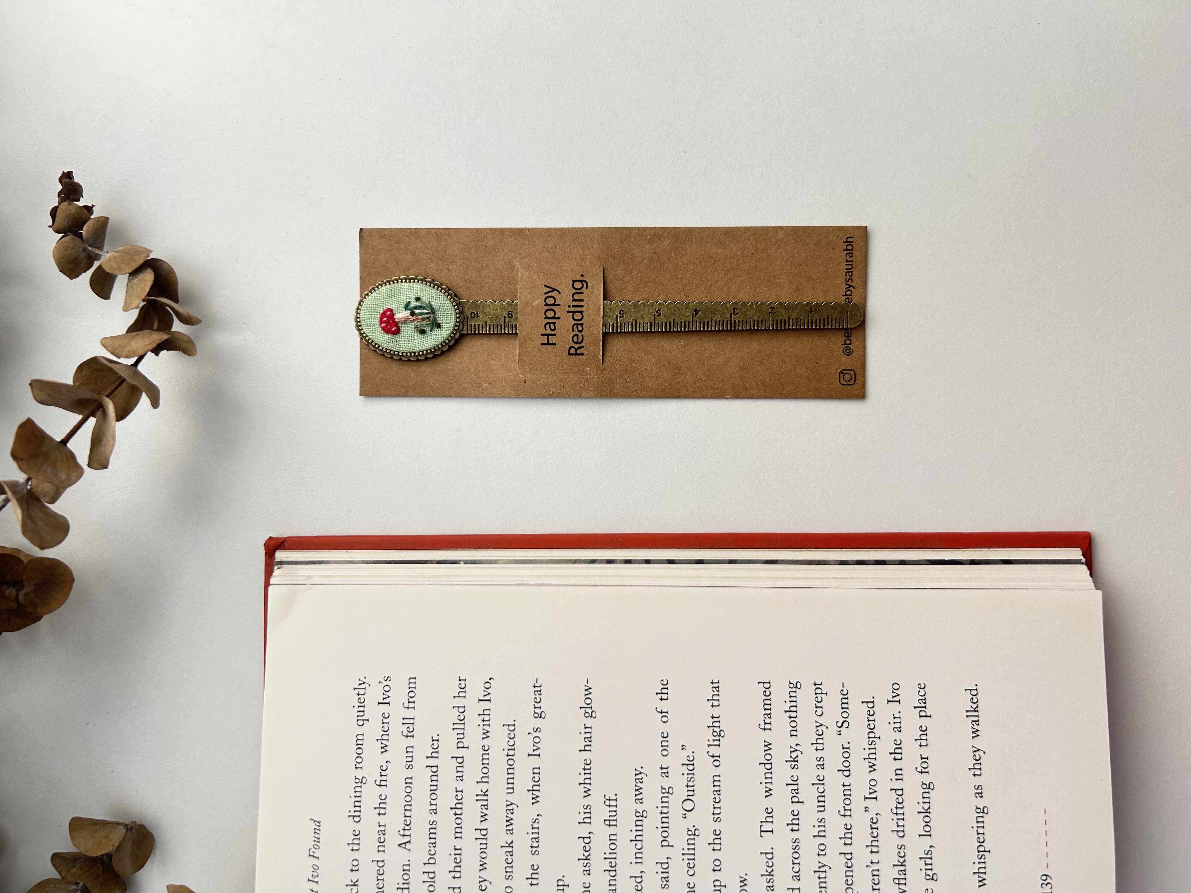 Oval Mashroom scale bookmark 