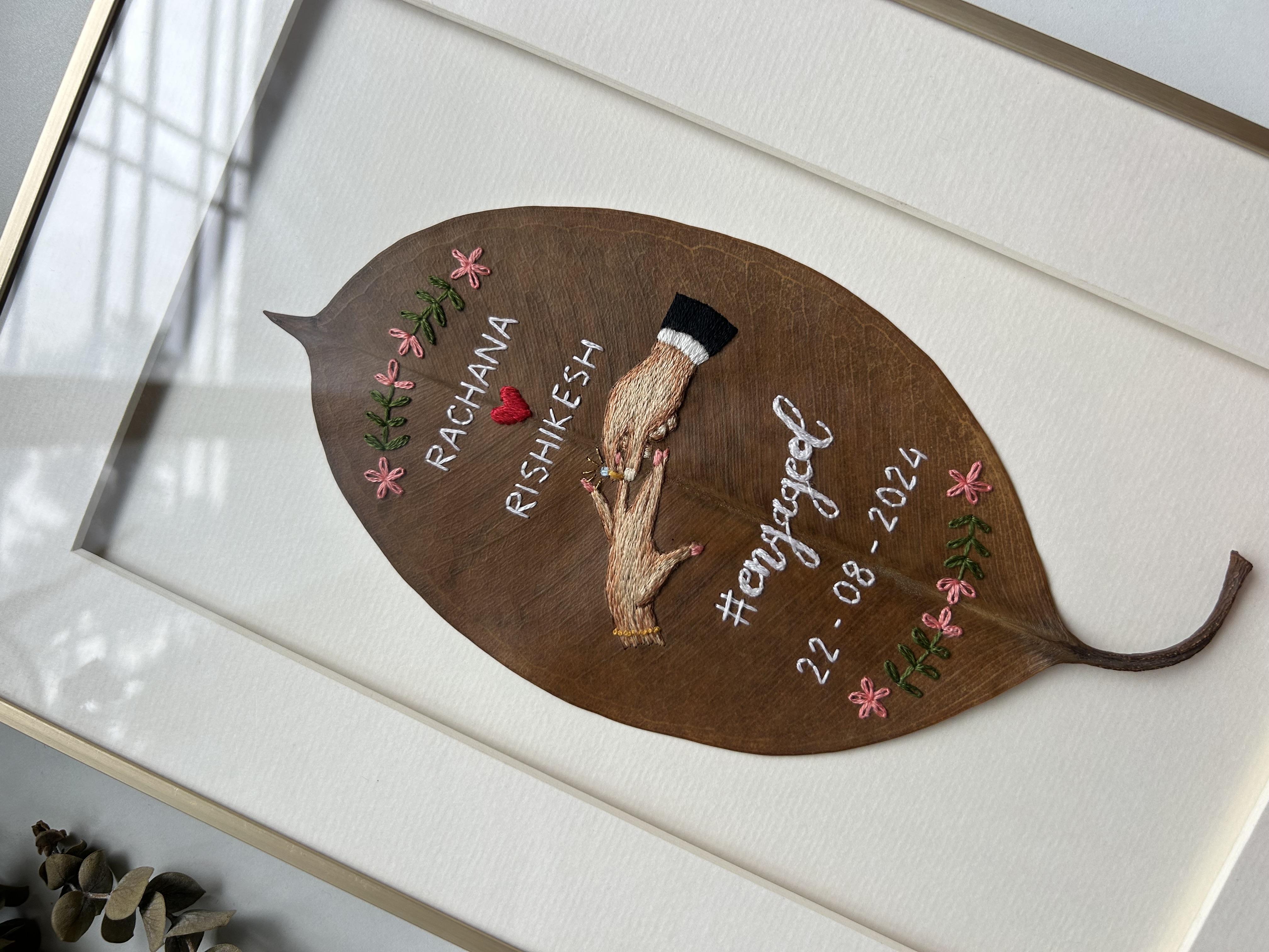 Engagement Leaf Embroidery Frame
